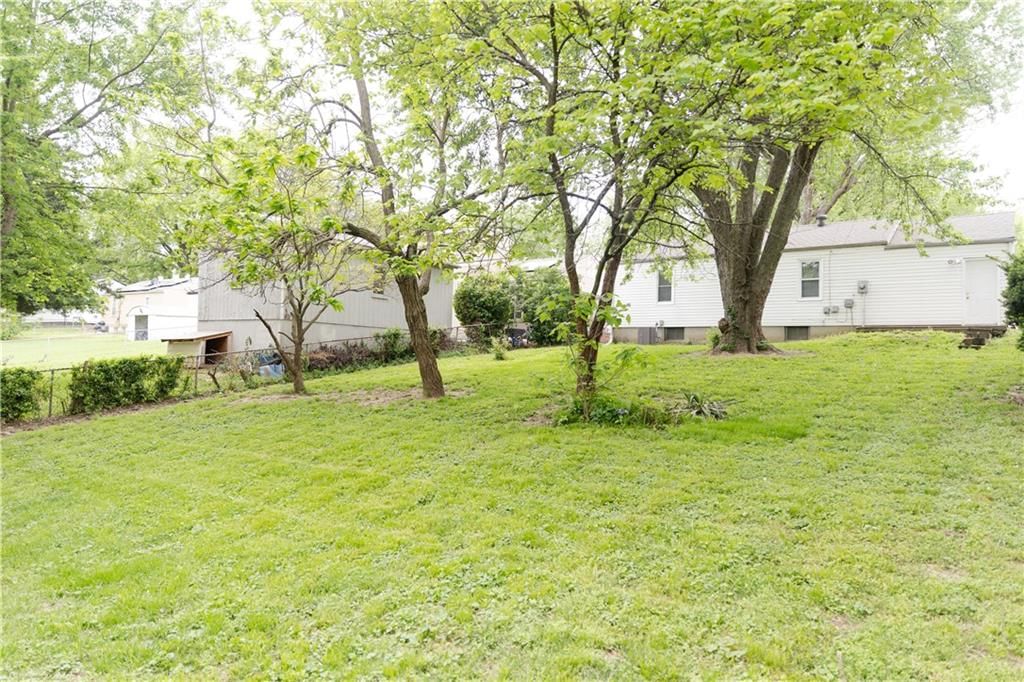 1713 N Dodgion Avenue — photo 17