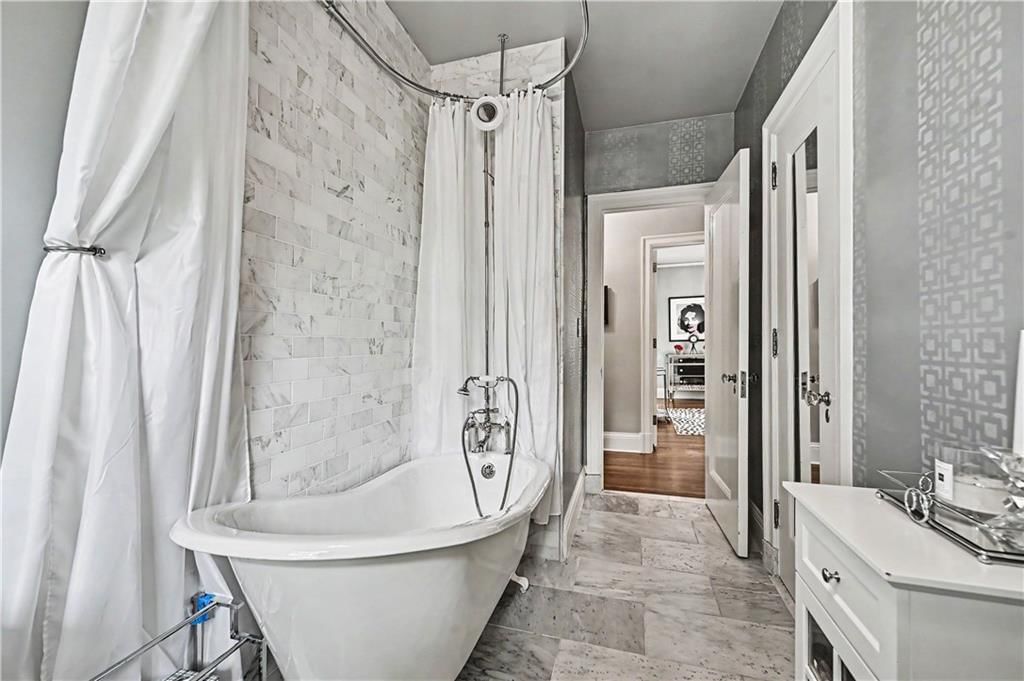 1246 W 59th Street — photo 32
