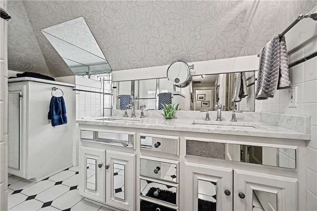 1246 W 59th Street — photo 34