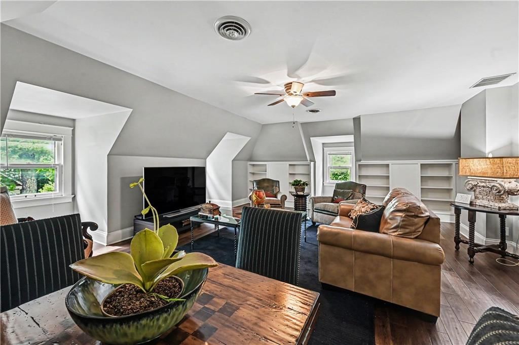 1246 W 59th Street — photo 36