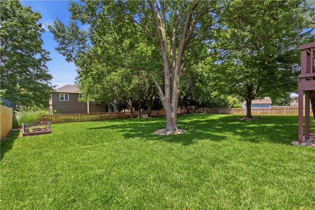 12602 S Clinton Court — photo 35