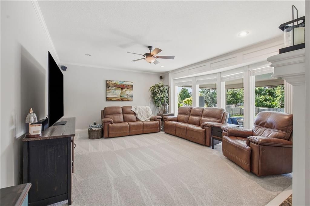 1625 NE Shadow Valley Drive — photo 5
