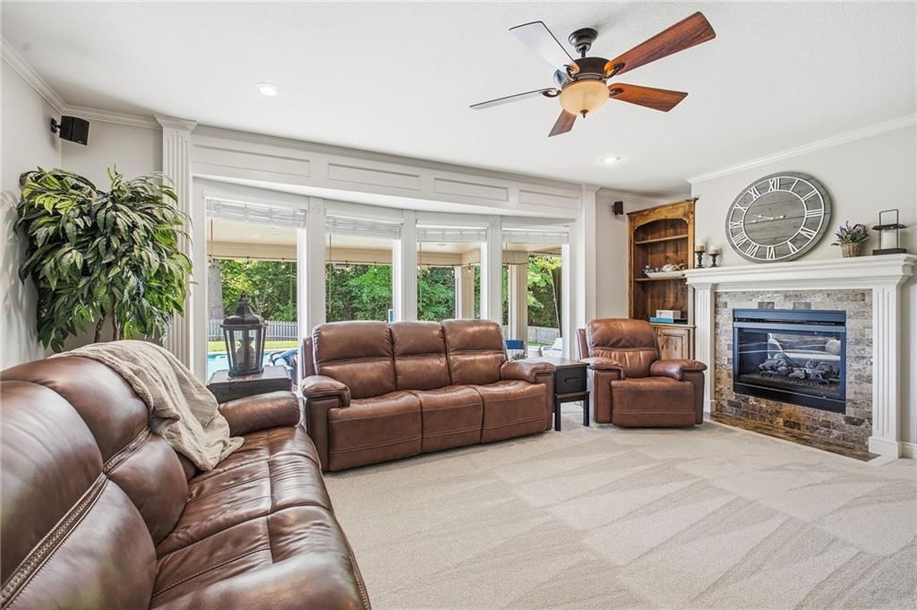 1625 NE Shadow Valley Drive — photo 6