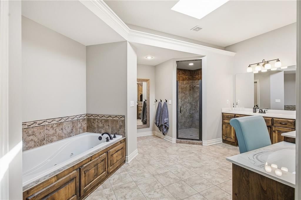 1625 NE Shadow Valley Drive — photo 16
