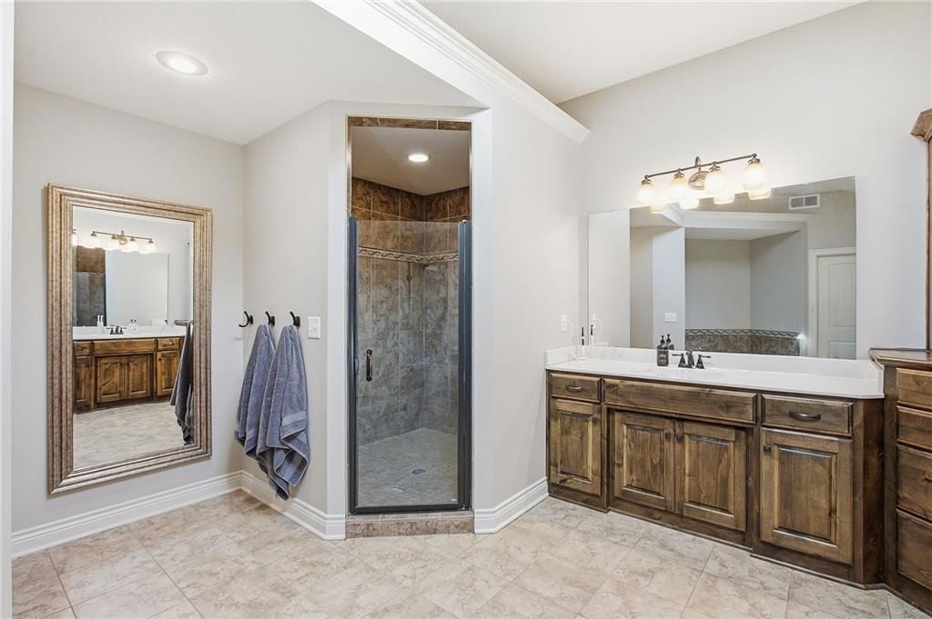 1625 NE Shadow Valley Drive — photo 17