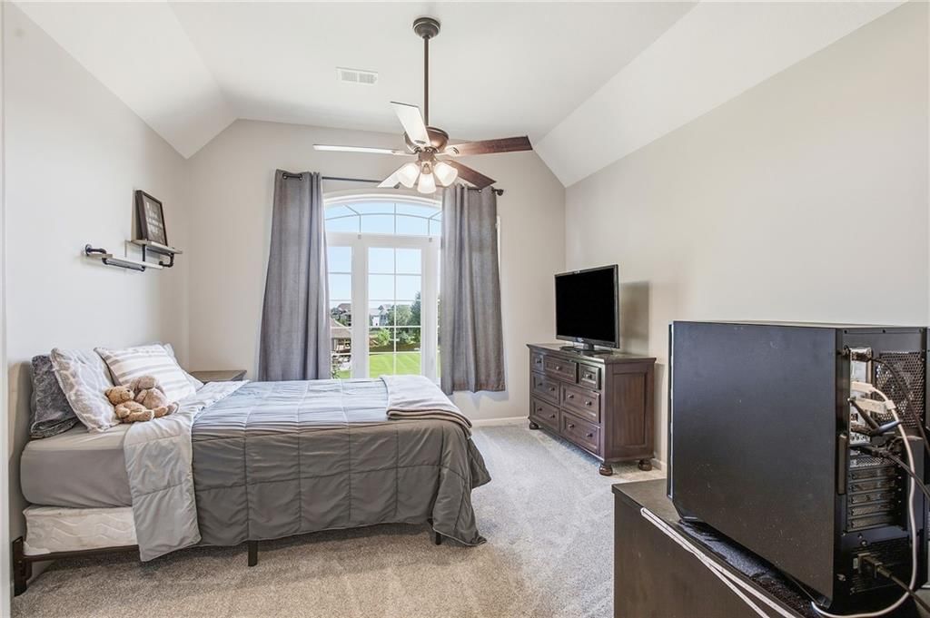 1625 NE Shadow Valley Drive — photo 24