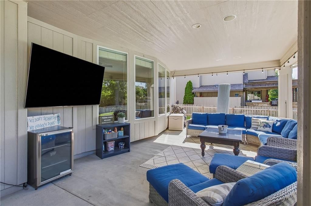 1625 NE Shadow Valley Drive — photo 31