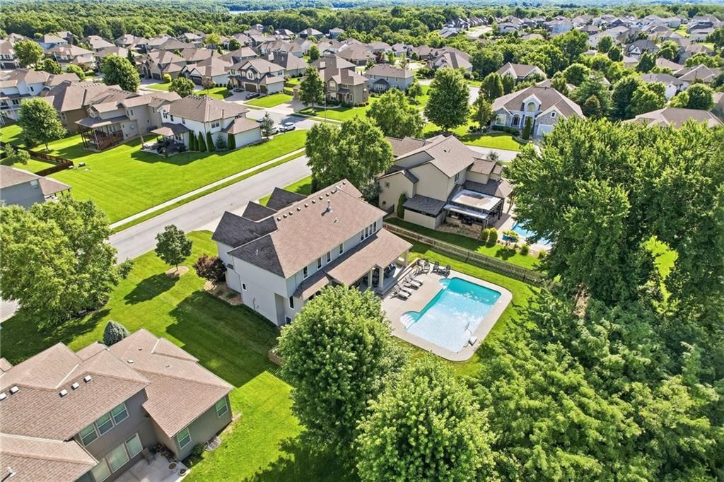 1625 NE Shadow Valley Drive — photo 33
