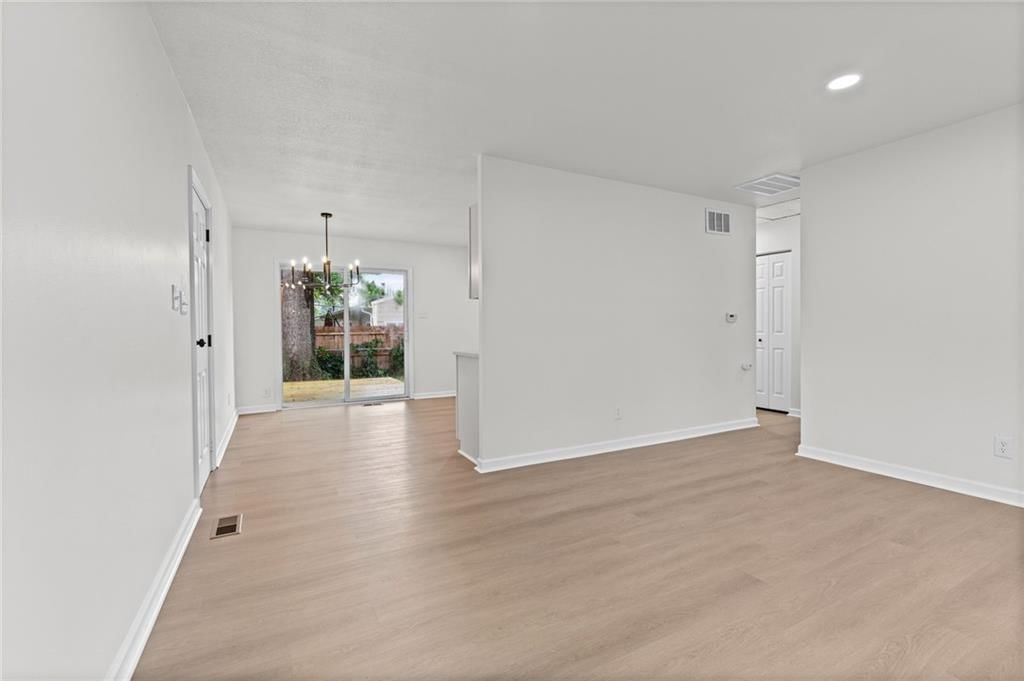 1828 Brook Street — photo 4