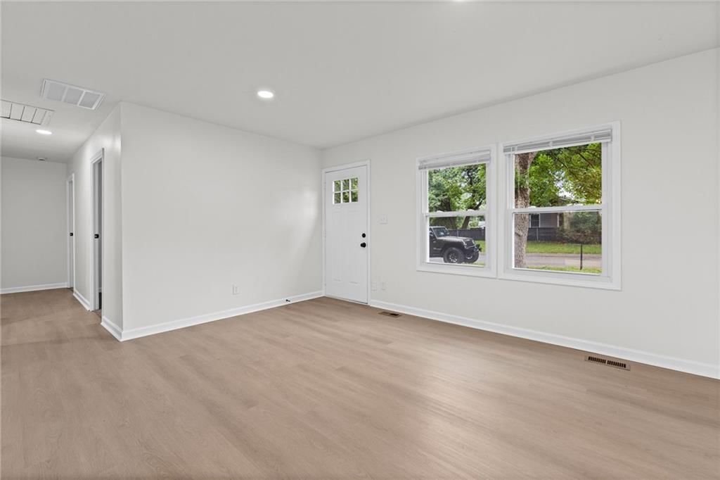 1828 Brook Street — photo 9