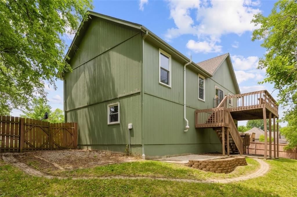 808 SW Daney Drive — photo 22