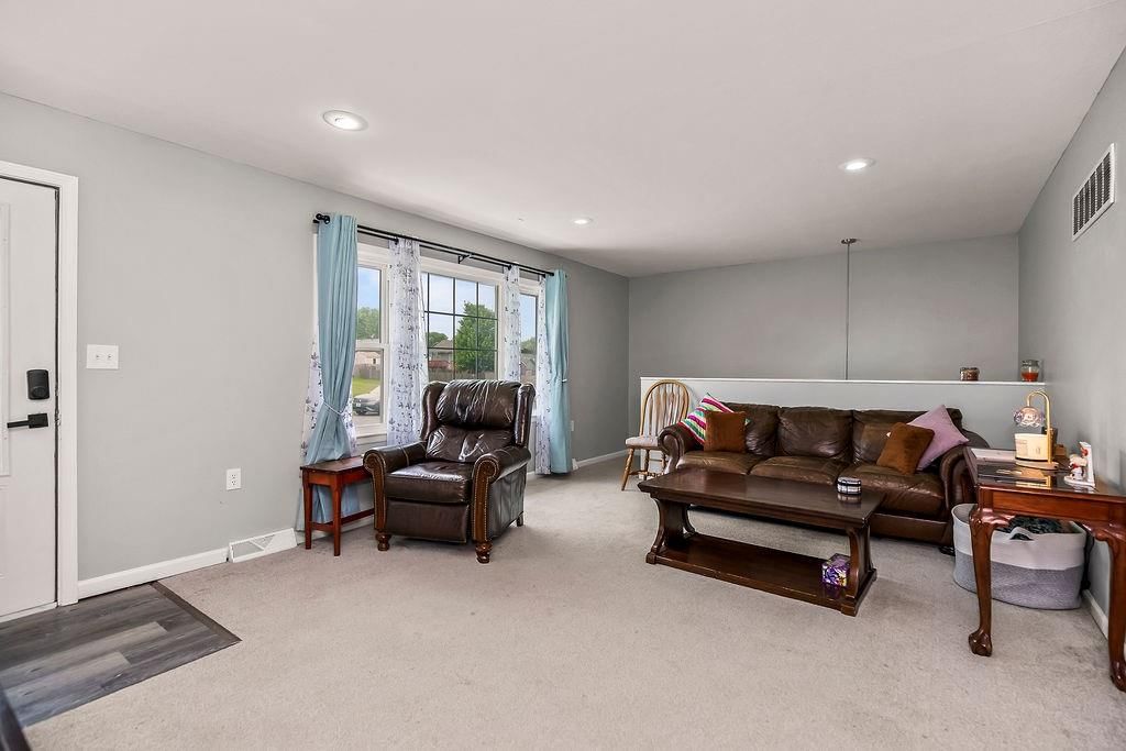 1712 Russell Road — photo 4