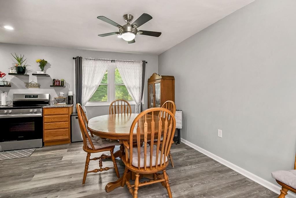 1712 Russell Road — photo 7