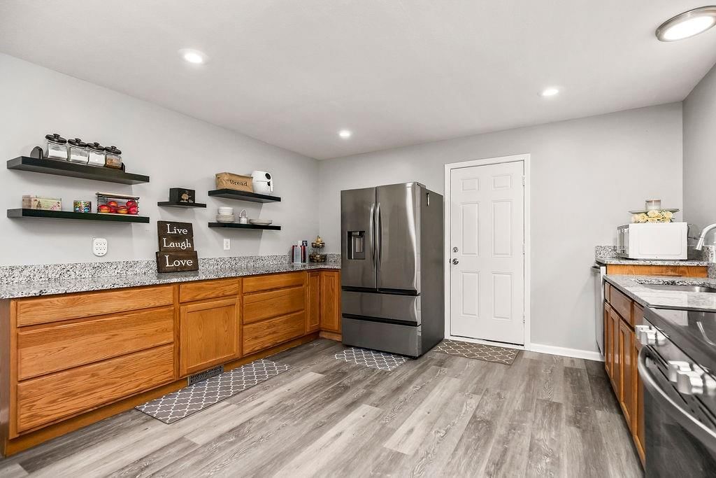 1712 Russell Road — photo 9
