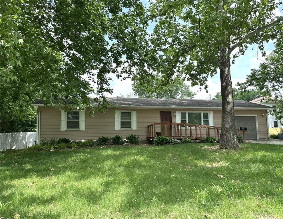 1618 E Glenn Drive — photo 2