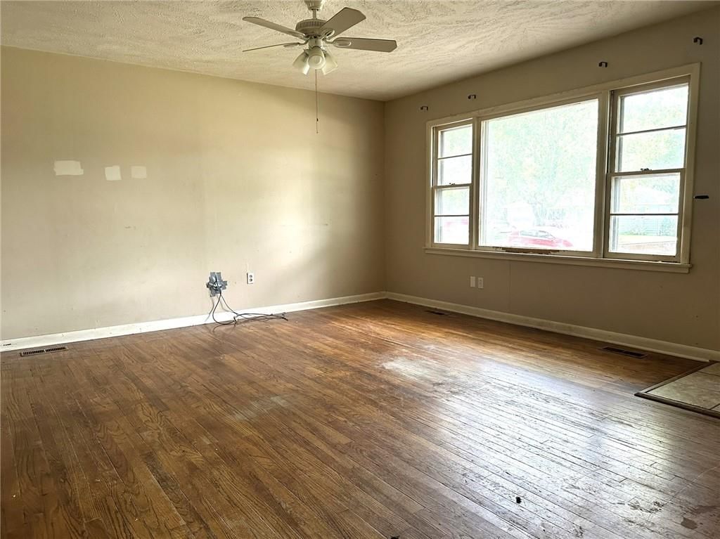 1618 E Glenn Drive — photo 8