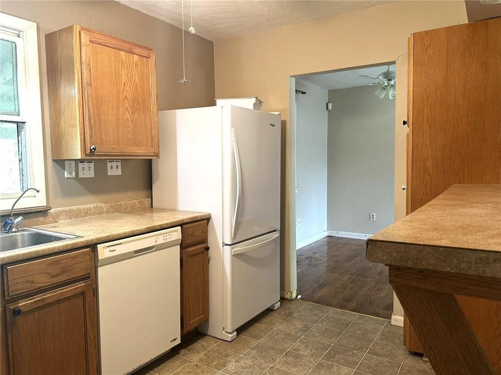 1618 E Glenn Drive — photo 11
