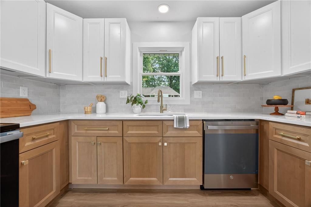 608 SW Montgomery Street — photo 3