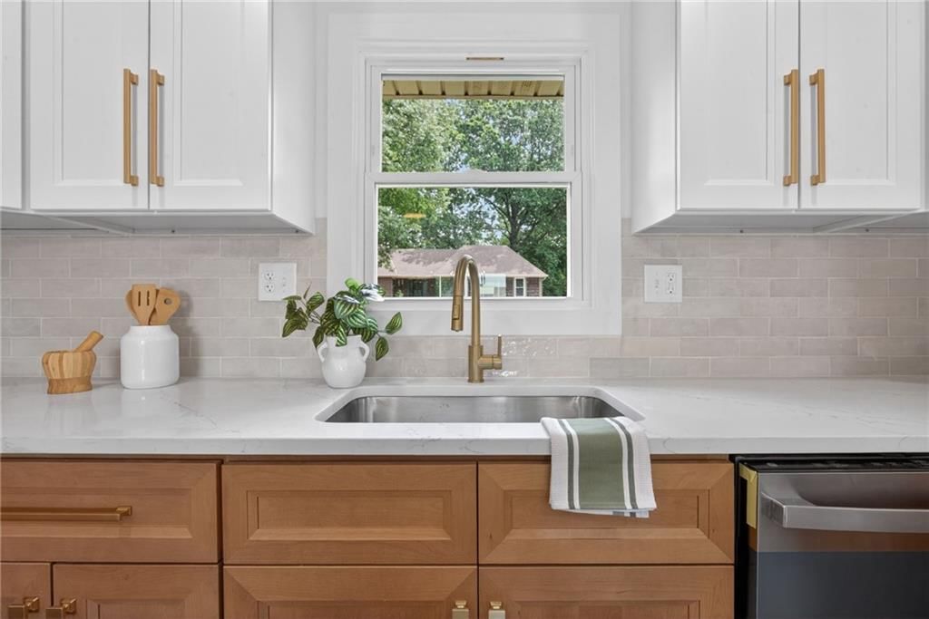 608 SW Montgomery Street — photo 13