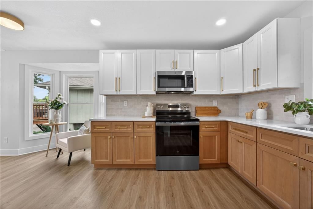 608 SW Montgomery Street — photo 17