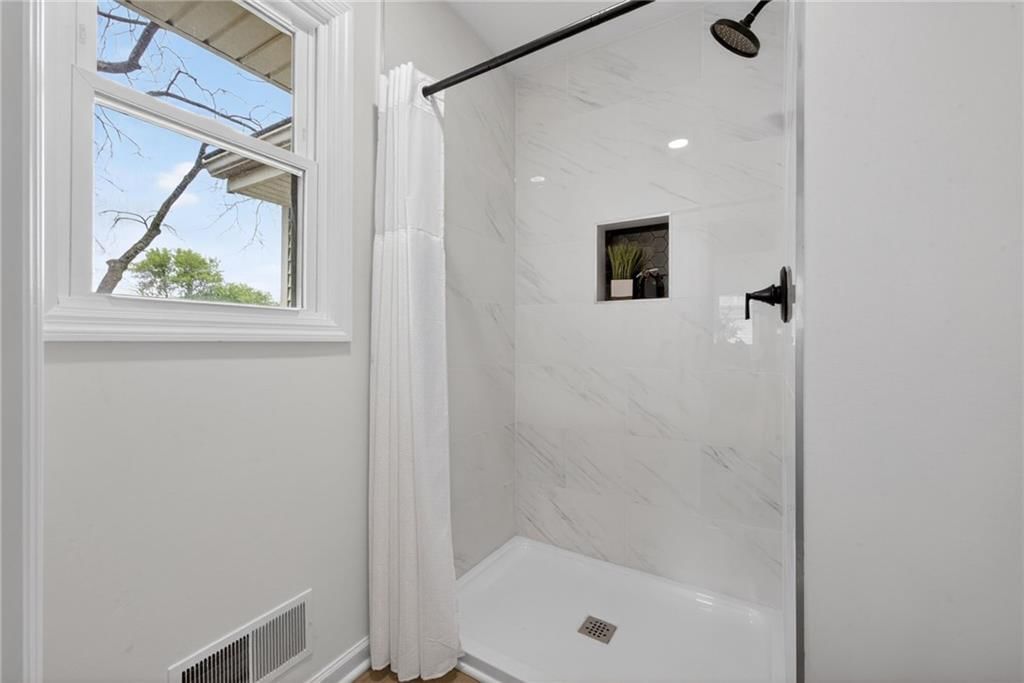 608 SW Montgomery Street — photo 25