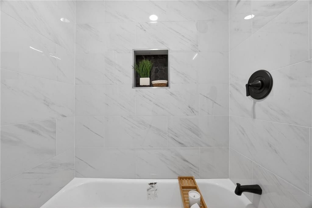 608 SW Montgomery Street — photo 29