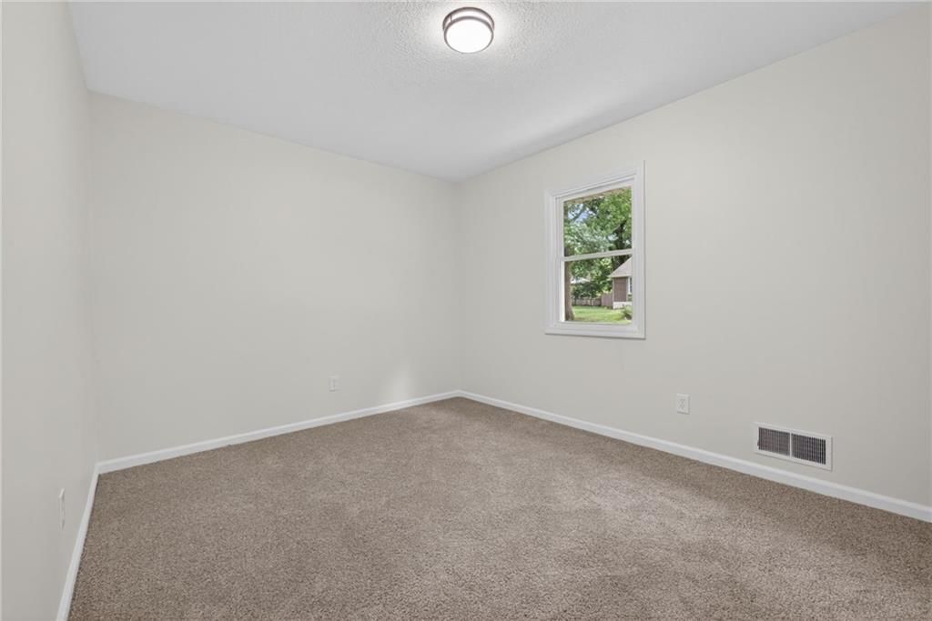 608 SW Montgomery Street — photo 30