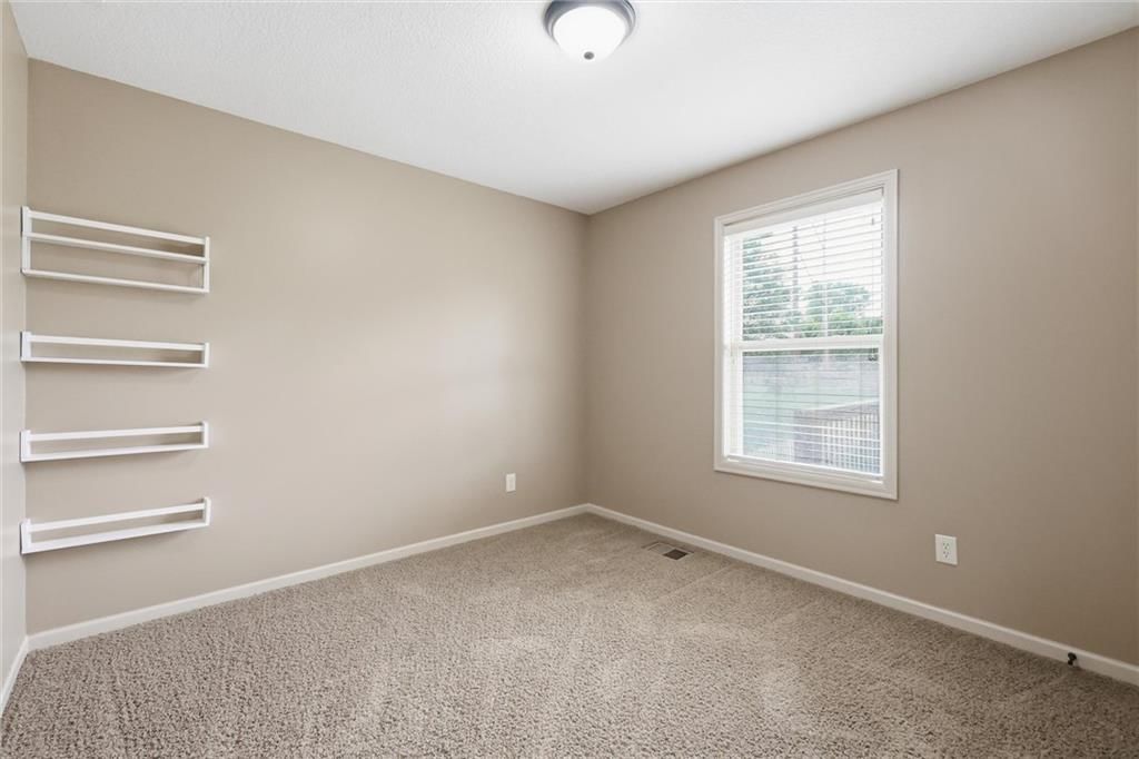 11208 N Manchester Avenue — photo 27