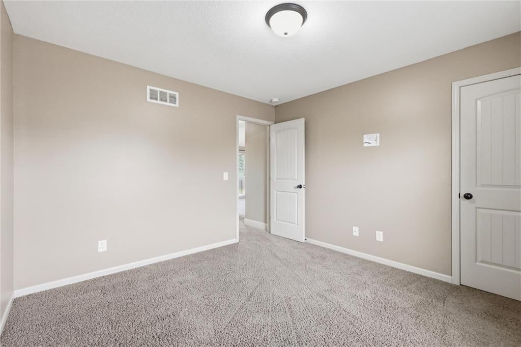 11208 N Manchester Avenue — photo 29
