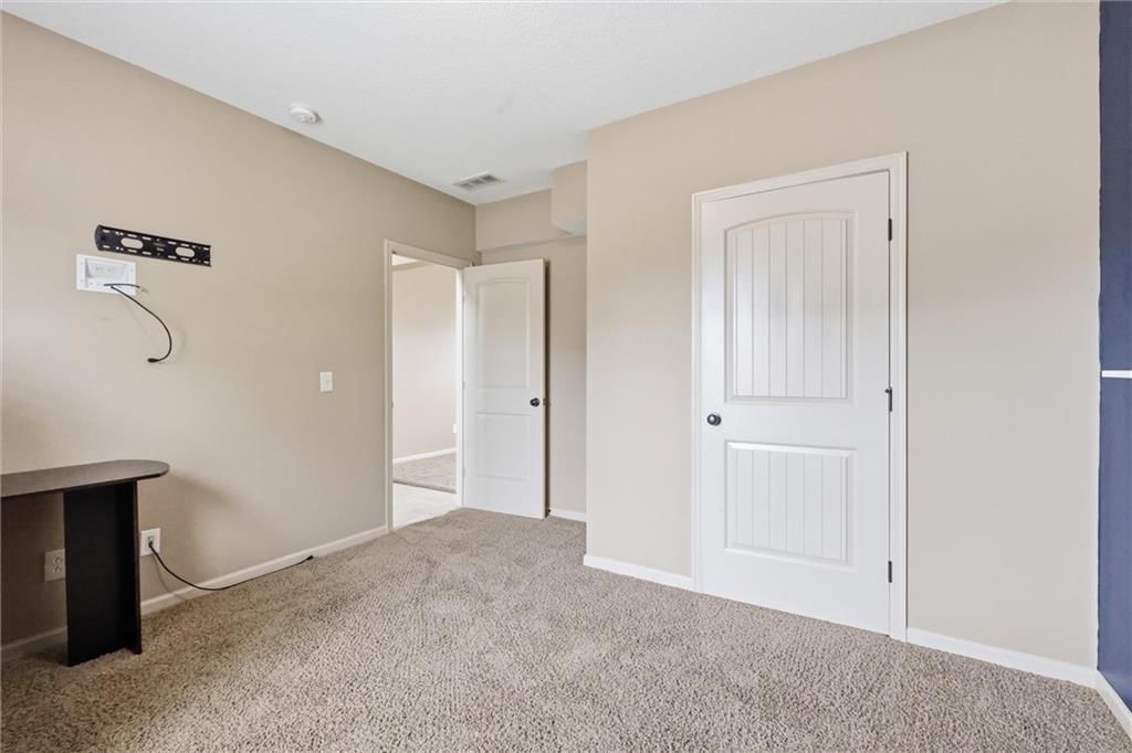 11208 N Manchester Avenue — photo 32
