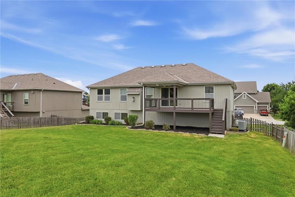 11208 N Manchester Avenue — photo 44
