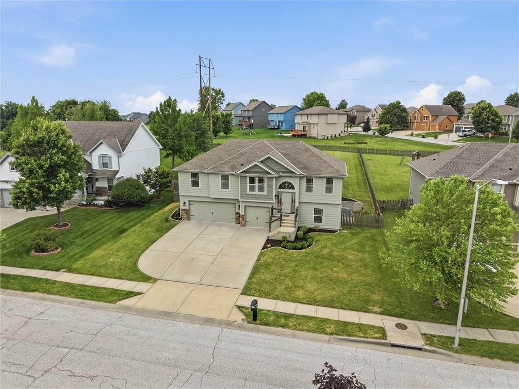 11208 N Manchester Avenue — photo 45