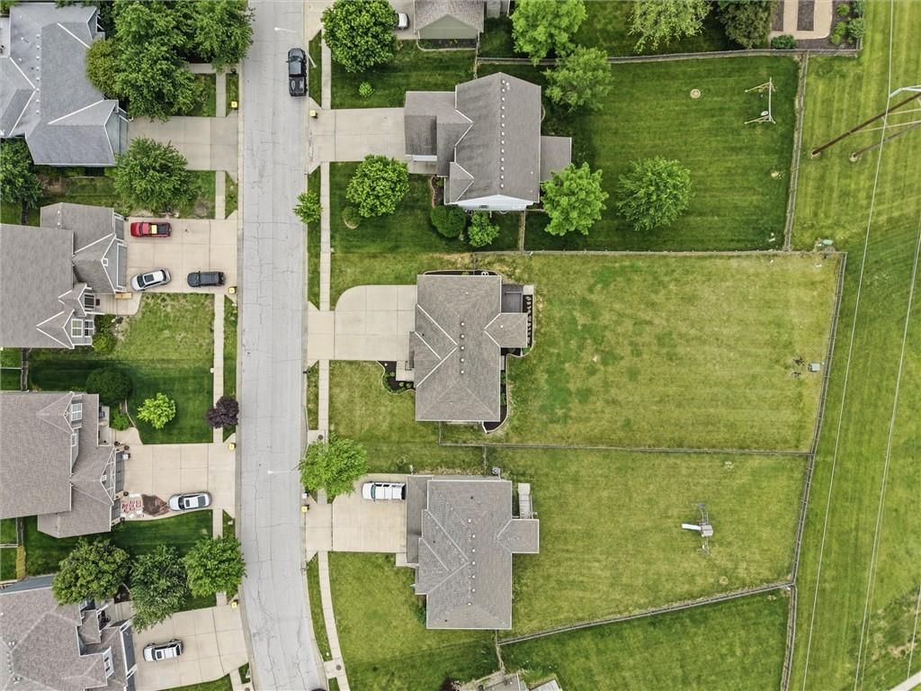11208 N Manchester Avenue — photo 47