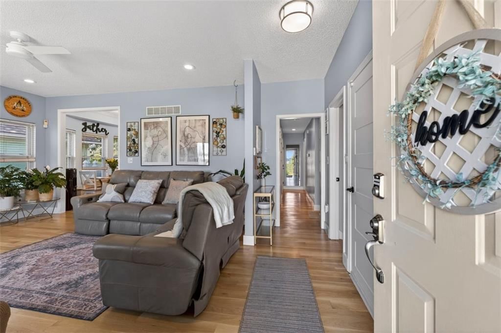 212 S Tremont Street — photo 4