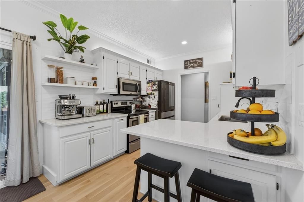 212 S Tremont Street — photo 10