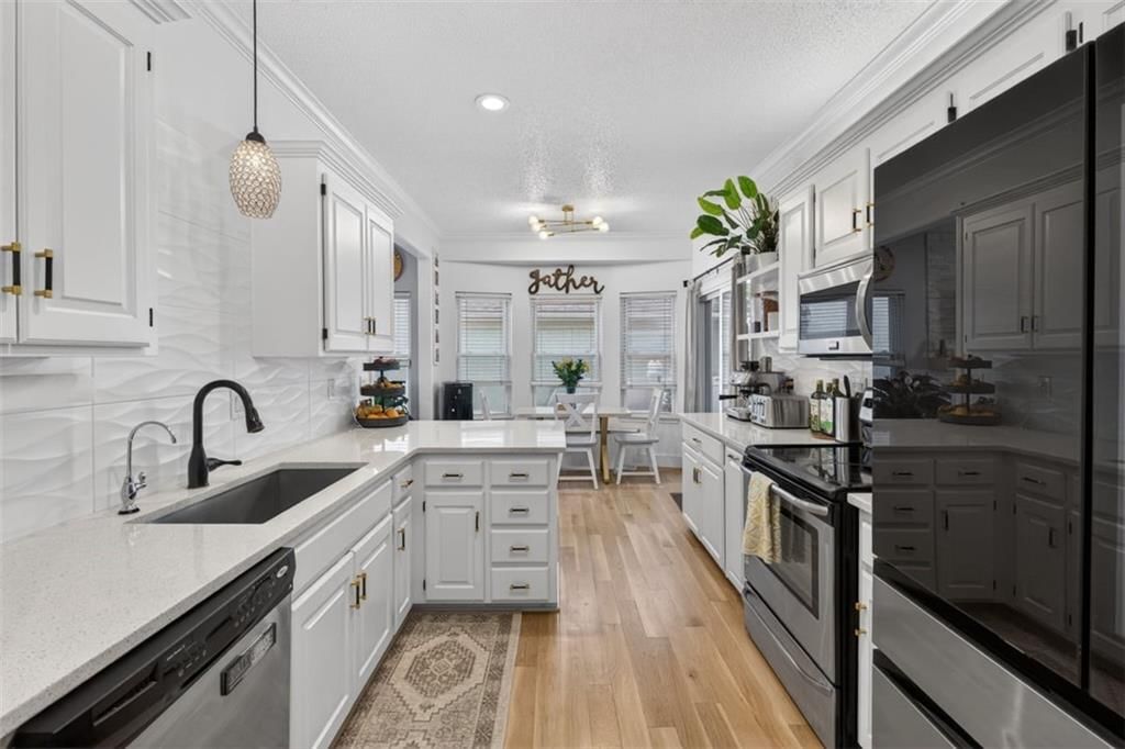 212 S Tremont Street — photo 12