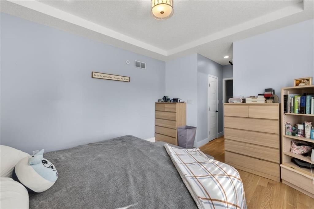 212 S Tremont Street — photo 22