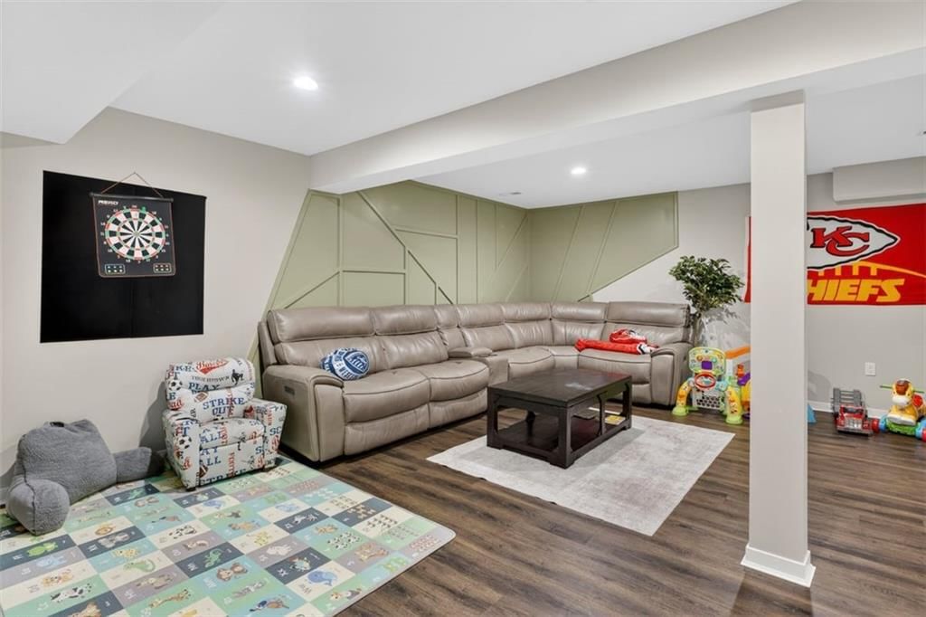 212 S Tremont Street — photo 28
