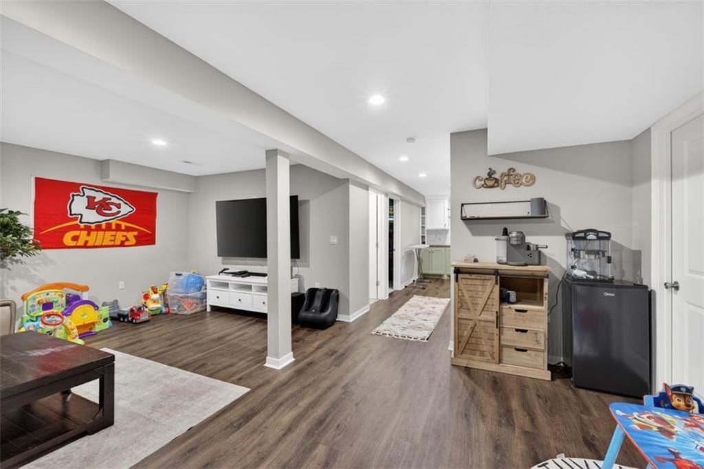 212 S Tremont Street — photo 30