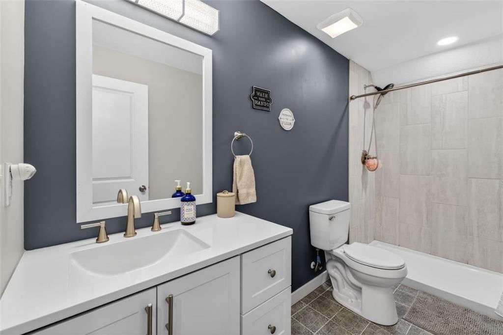 212 S Tremont Street — photo 31