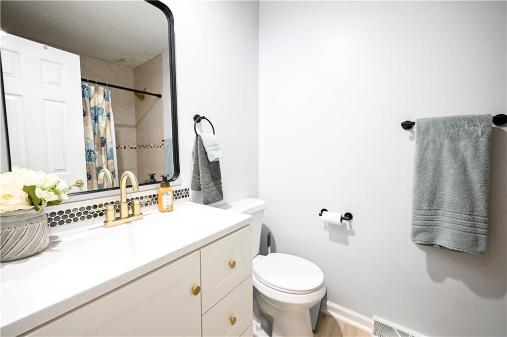 1212 Piccadilly Street — photo 32