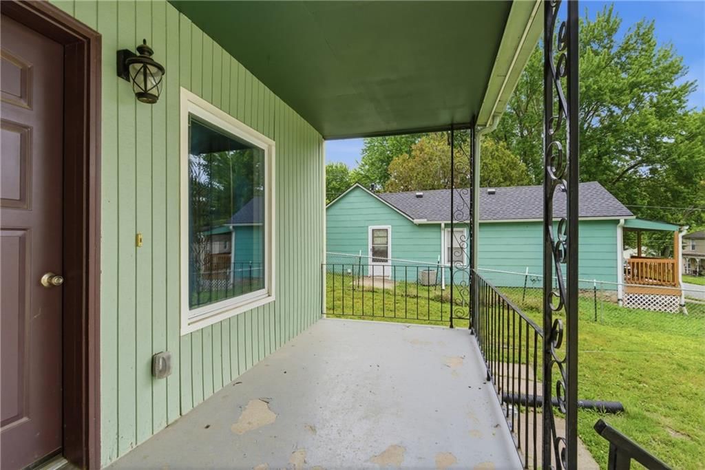 932 Dakota Street — photo 4
