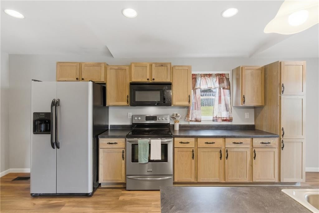 932 Dakota Street — photo 13
