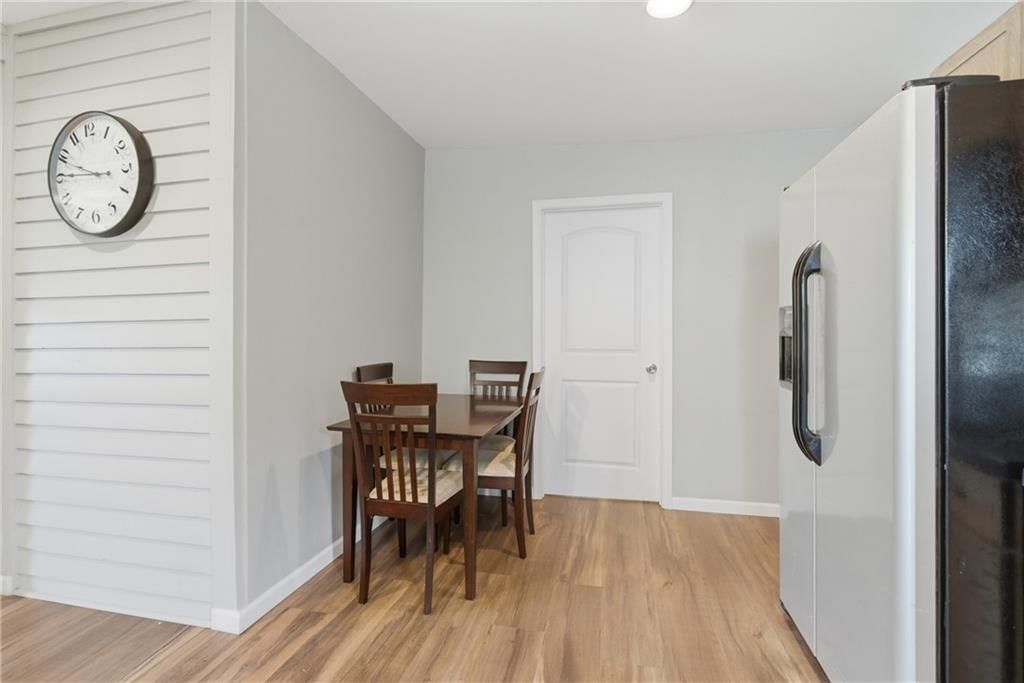932 Dakota Street — photo 15