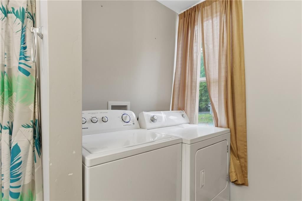 932 Dakota Street — photo 18