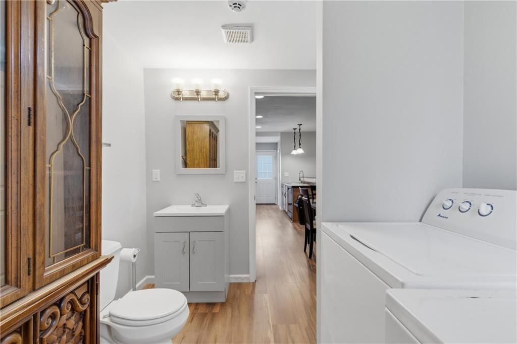 932 Dakota Street — photo 19