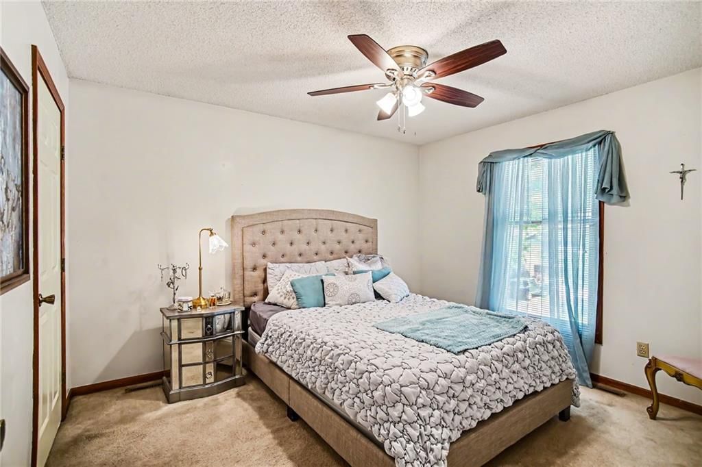916 NW Heatherwood Drive — photo 14