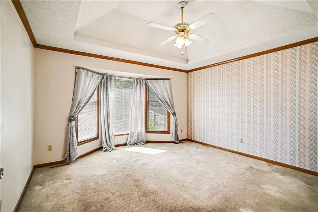 916 NW Heatherwood Drive — photo 19
