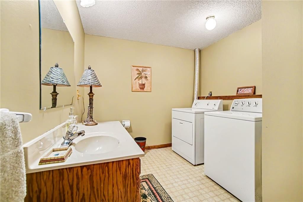 916 NW Heatherwood Drive — photo 22