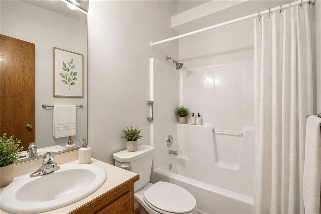 102 W Sierra Drive — photo 9
